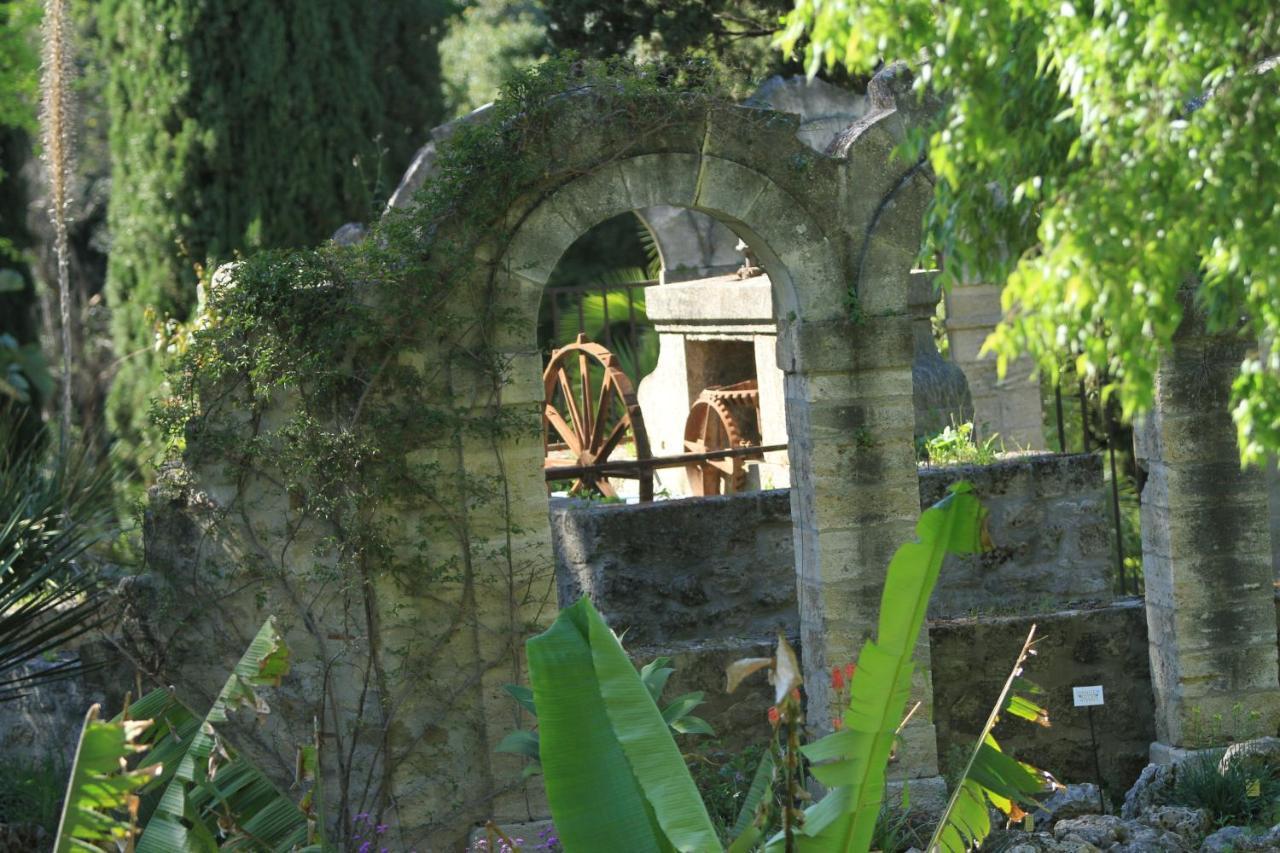 Des Etuves Hotel